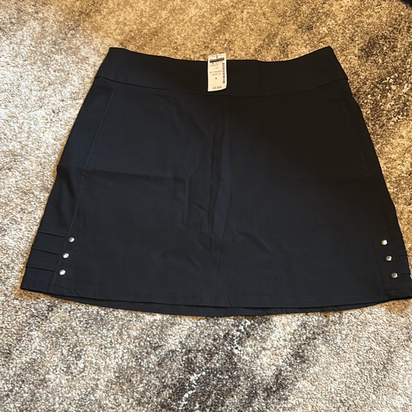 NWT Elegant Black Women's Skort size 9 - Picture 2 of 10